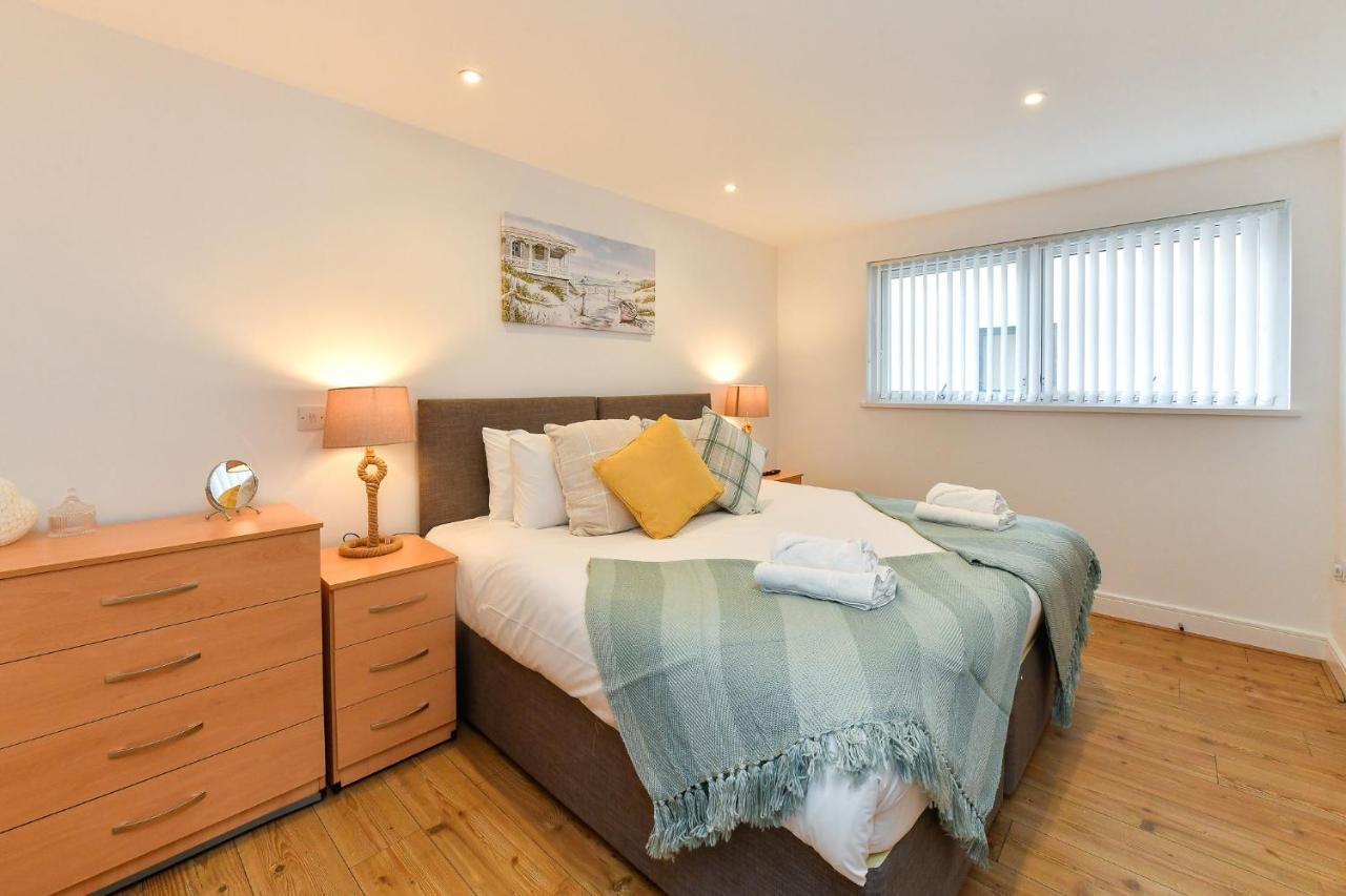 Just Stay Wales - Meridian Wharf, Marina View - 2 Bed Apartment Swansea Zewnętrze zdjęcie